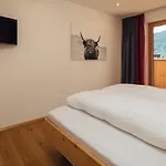 Haus Piz Lad アパートホテル 4*