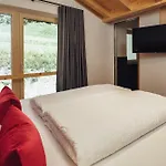 Apartahotel Haus Piz Lad