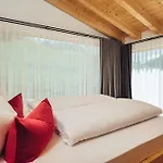 Haus Piz Lad 4*