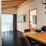 Apartahotel Haus Piz Lad