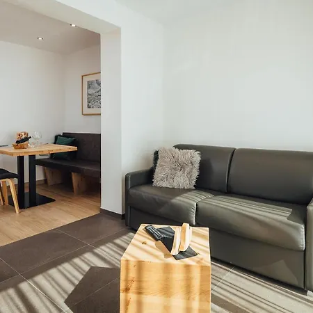 Hotel apartamentowy Haus Piz Lad 4*