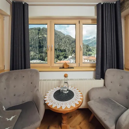 Haus Piz Lad Lägenhetshotell Nauders
