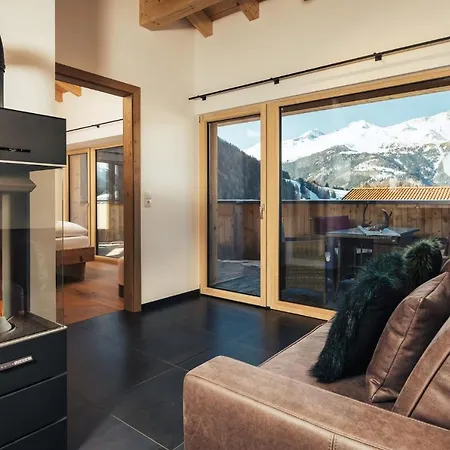 מלון דירות Haus Piz Lad 4*