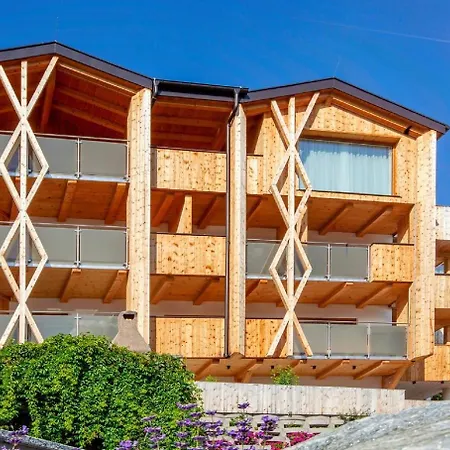 Haus Piz Lad Hotel apartamentowy 4*