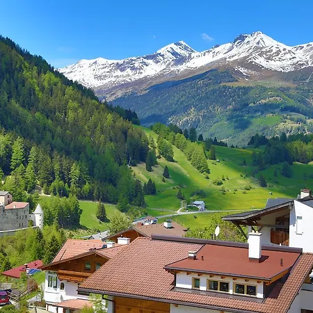Haus Piz Lad Hotel apartamentowy Nauders