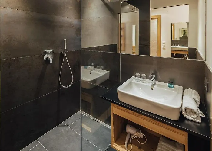 Haus Piz Lad Apart Otel 4*