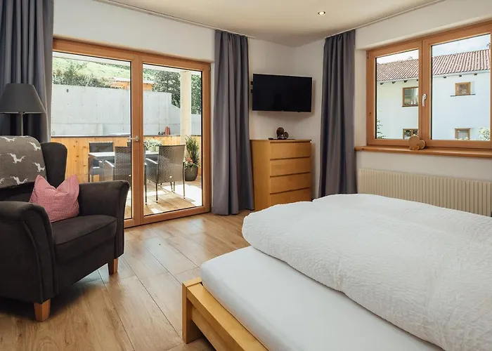 Haus Piz Lad Aparthotel 4*