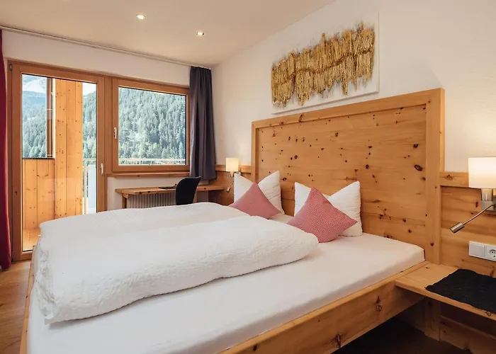 Haus Piz Lad アパートホテル ナウダース