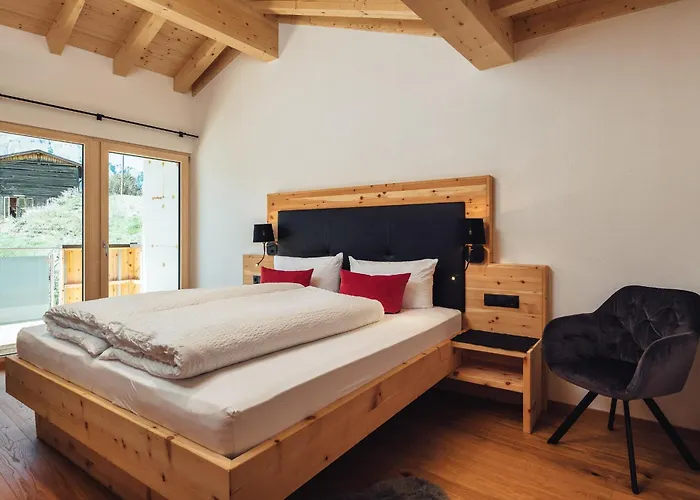 Haus Piz Lad Apart Otel 4*