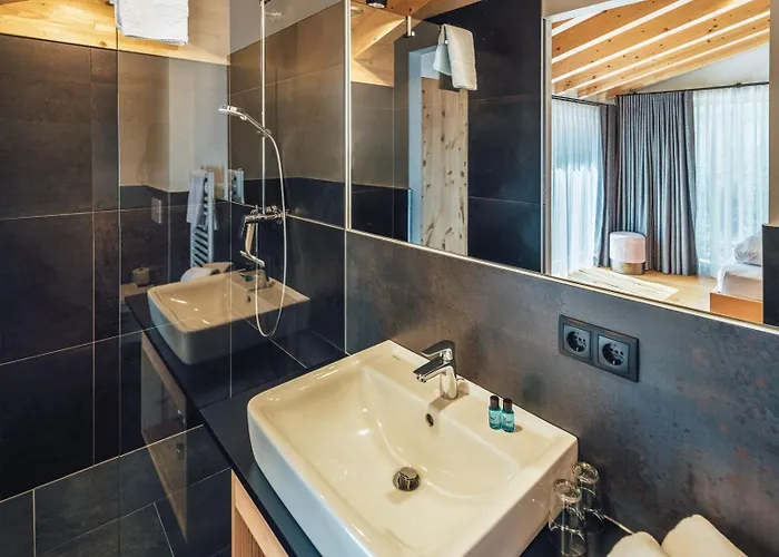 アパートホテル Haus Piz Lad 4*