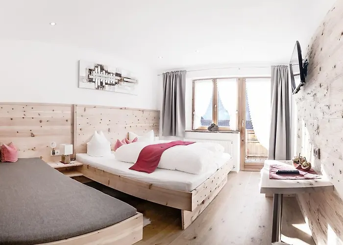 Aparthotel Haus Piz Lad 4*