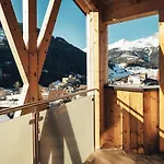 Haus Piz Lad Apartahotel