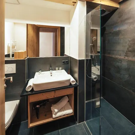 Haus Piz Lad Hotel apartamentowy