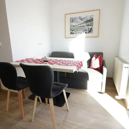 Haus Piz Lad Hotel apartamentowy 4*
